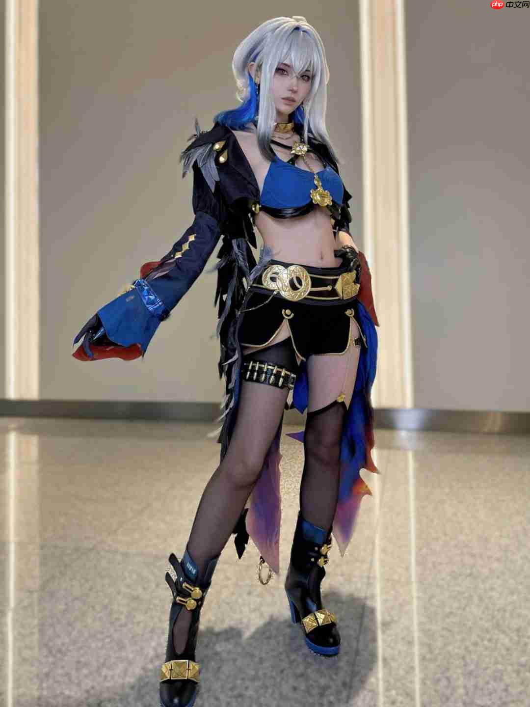 绝美后背! 日本妹子cos《寂静岭f》深水雏子