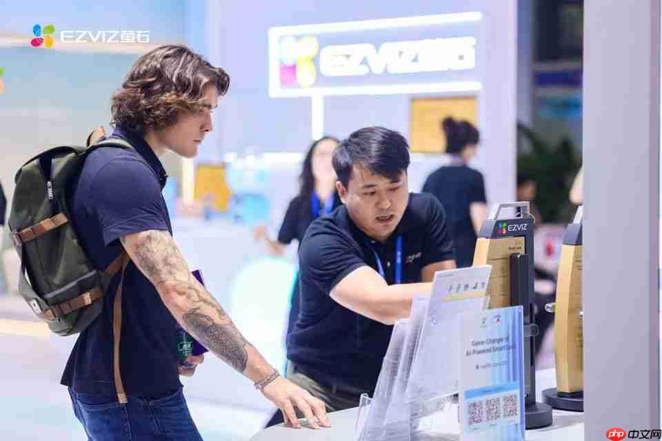 告别伪AI：萤石的「全域自研」，正在定义智能锁的下一站