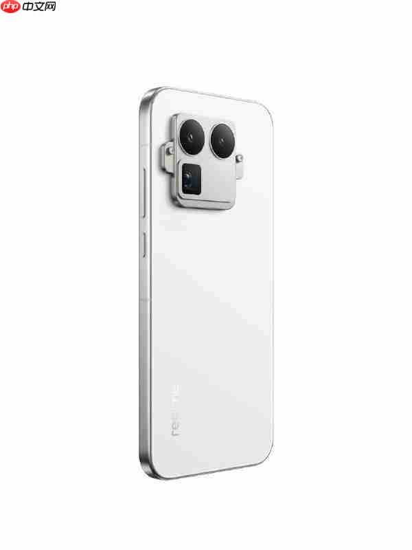 真我GT8 Pro官宣联名理光映像 或首发负片色彩风格