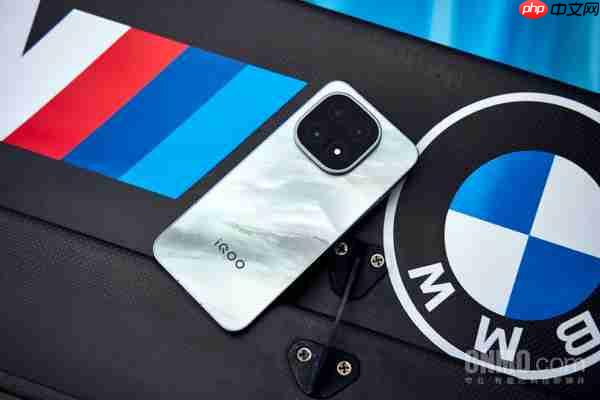 iQOO 15还有惊喜?RGB灯带可跟随环境音进行变换