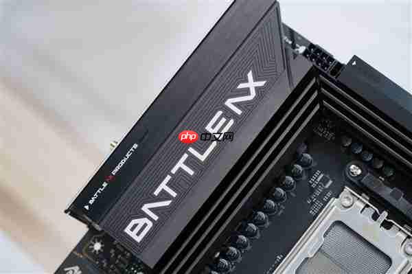 高性价比游戏利器!七彩虹战斧B850M超级黑刃主板图赏