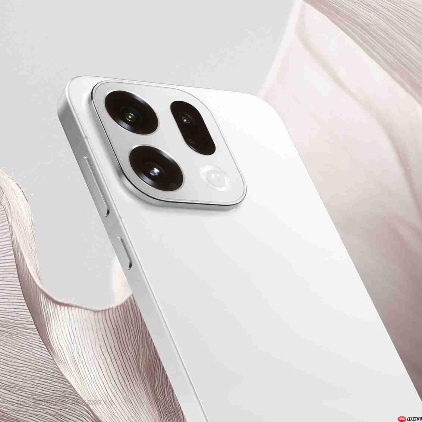 独创绒砂工艺加持：OPPO Find X9系列特别色辨识度拉满