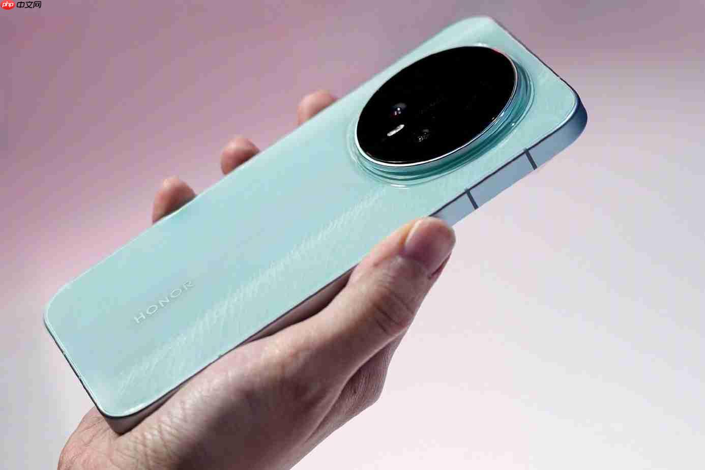首批骁龙8至尊版旗舰荣耀Magic8系列真机亮相！携“天青釉”设计10月登场