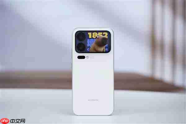 多一块屏对标iPhone 17 Pro Max！小米17 Pro Max图赏