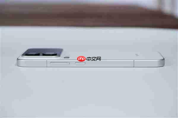 多一块屏对标iPhone 17 Pro Max！小米17 Pro Max图赏