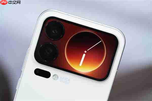 多一块屏对标iPhone 17 Pro Max！小米17 Pro Max图赏