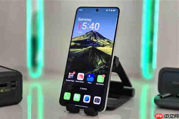 一加15全球首发超高刷高分屏 李杰：对标iPhone 17 Pro Max绰绰有余