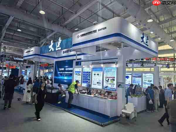 南北双赋|信华信双会联动，以数智之力共促全球服务贸易与投资新格局