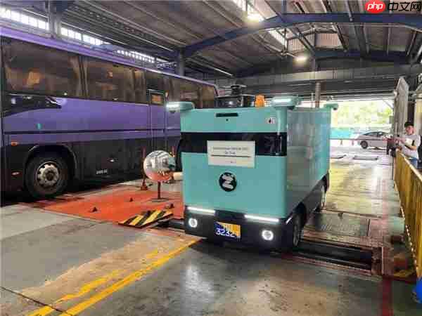 无人配送车驶入千家万户 九识智能何以重塑物流新生态