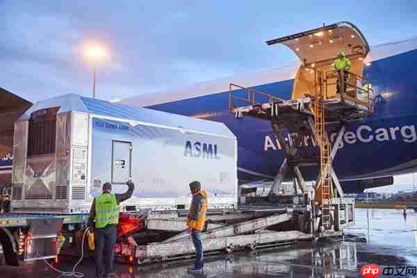 EUV光刻机全球独一家 ASML竞争对手是谁：美国的不确定性