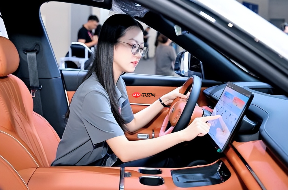 车能变家?三翼鸟智博会实演“车控家”