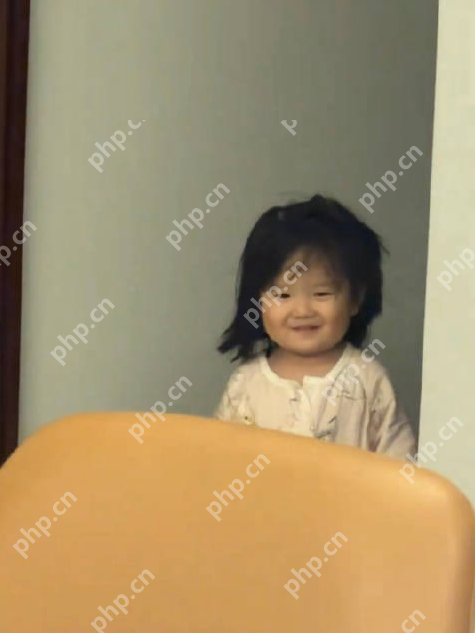 宝妈深夜“偷吃”外卖被抓包，萌娃搬凳围观上演最萌对峙 - php中文网