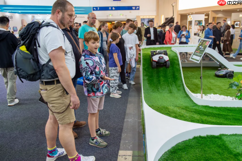 领跑割草机器人赛道，库犸科技横扫IFA2025十余项大奖