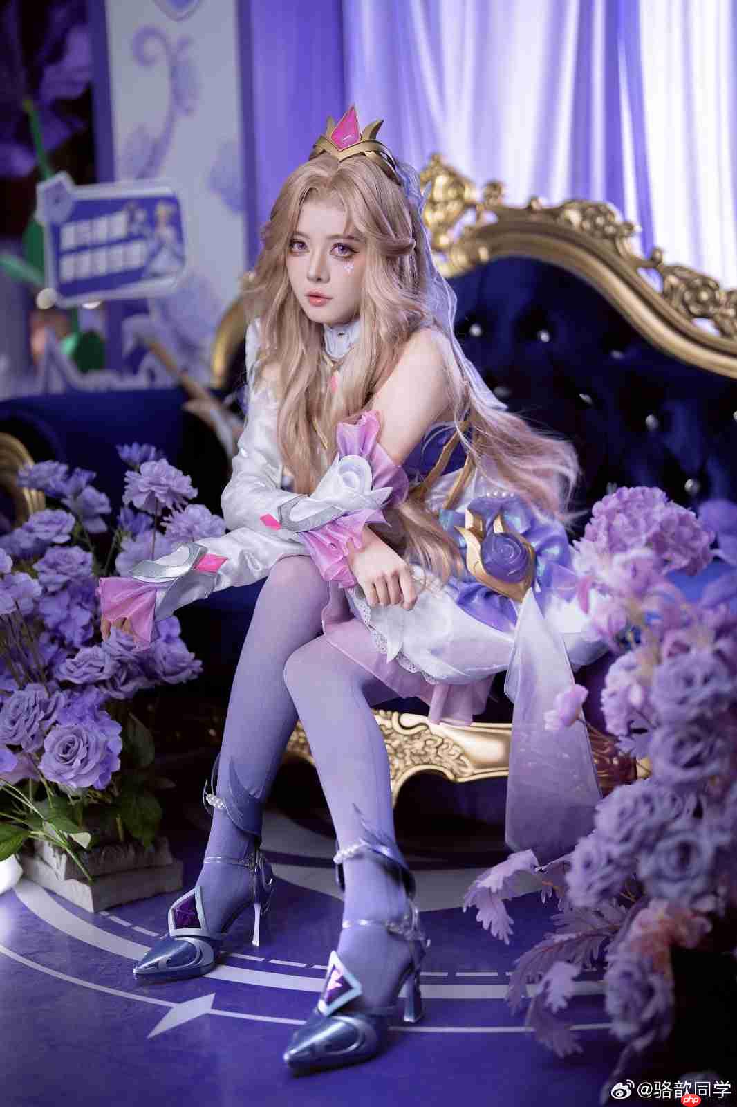 《LOL》主持人骆歆Cos水晶玫瑰女警 太美了