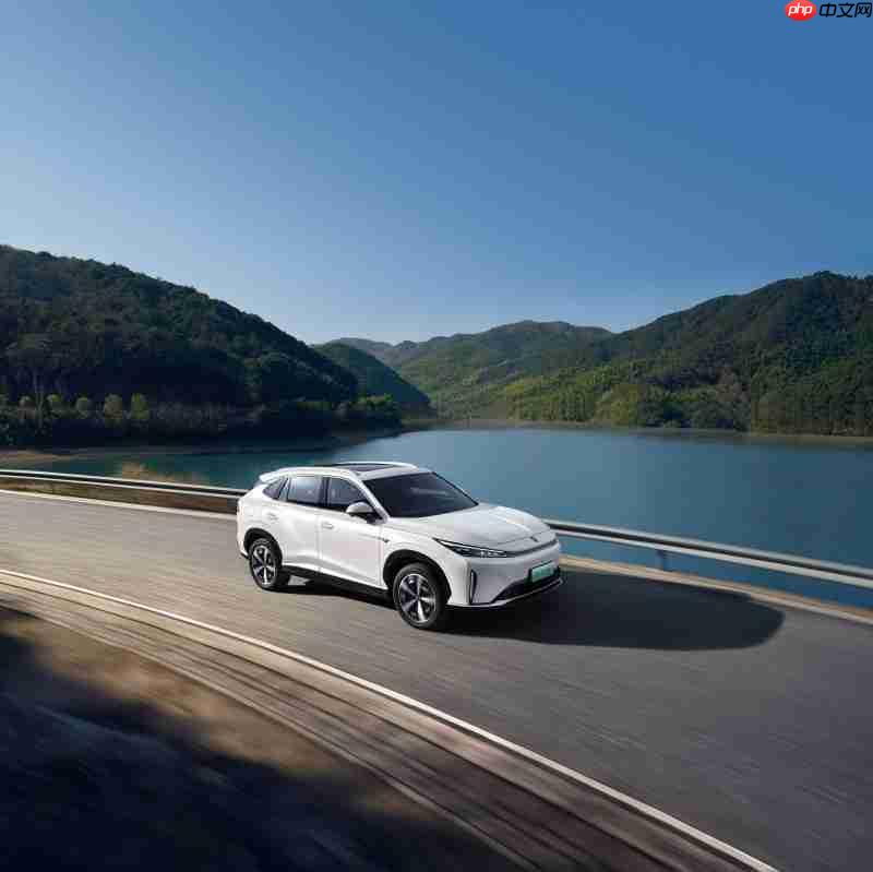 2025油电同价:10万SUV荣威D5XDMH性价比革命