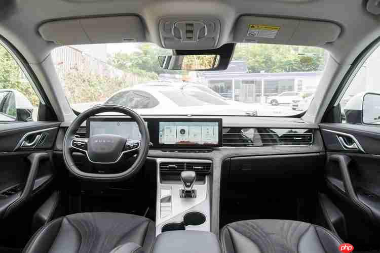 2025油电同价:10万SUV荣威D5XDMH性价比革命