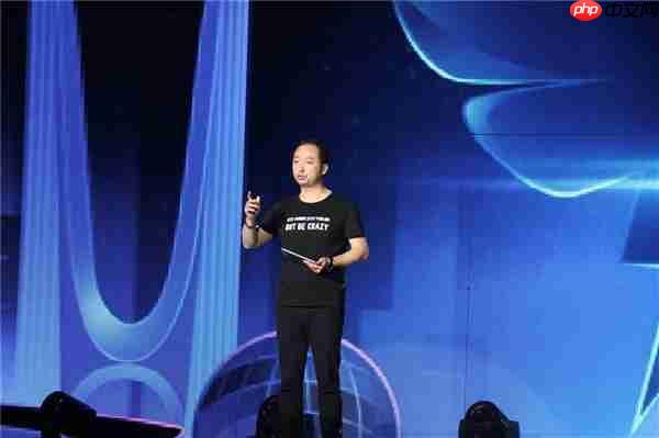 钉钉CEO凌晨12点查岗 称筛选“同道者” 员工:99%的人离职都是因为他