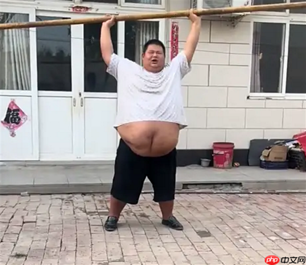 靠吃播年入300多万！350多斤吃播大胃王良子走红 胃袋占150多斤：不能再吃了