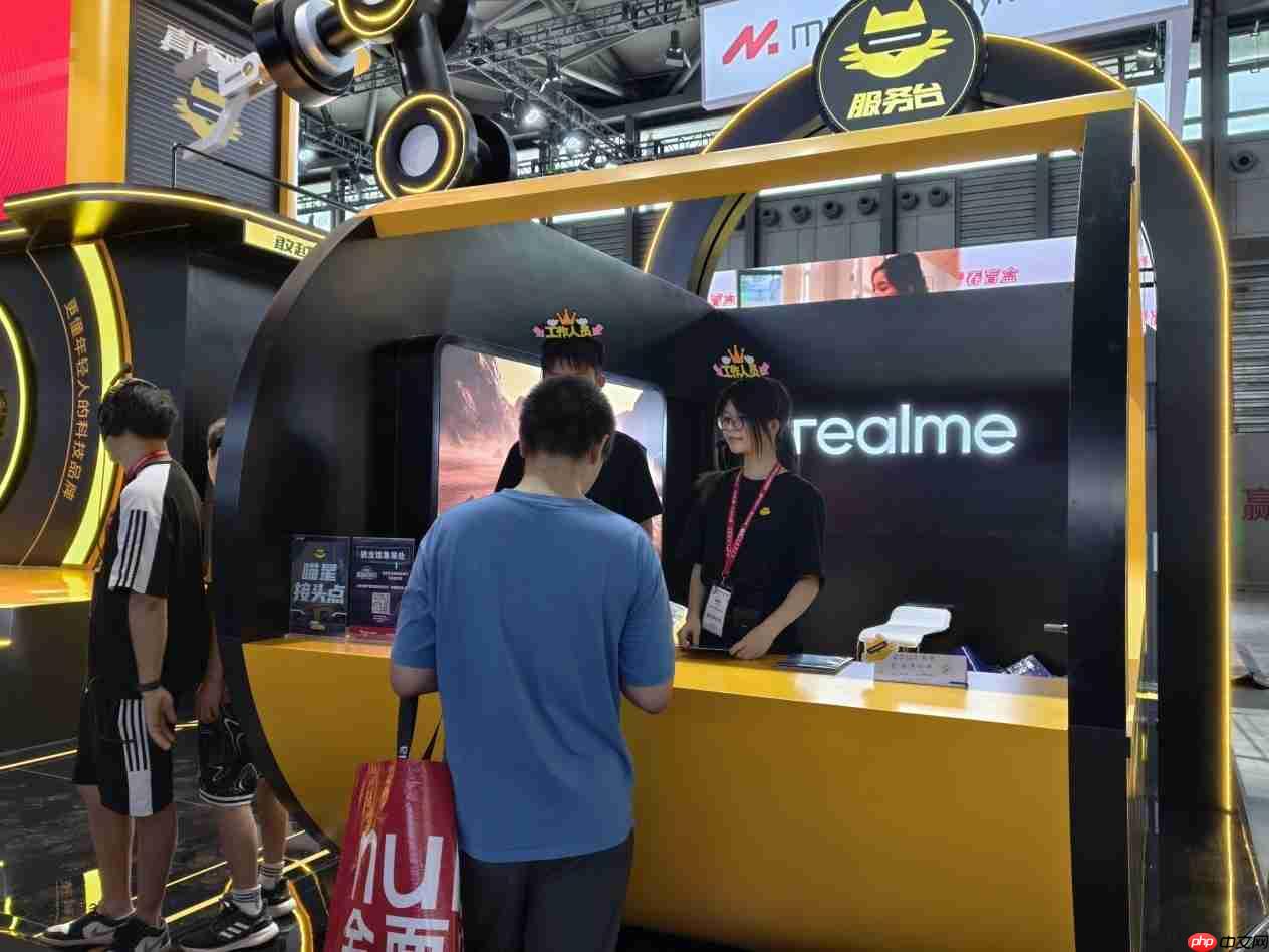 2025 ChinaJoy现场直击!真我登陆骁龙主题馆:GT7 Pro系列旗舰亮相