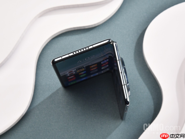 暑期出游旗舰首选!华为Mate X5让你旅途更缤纷