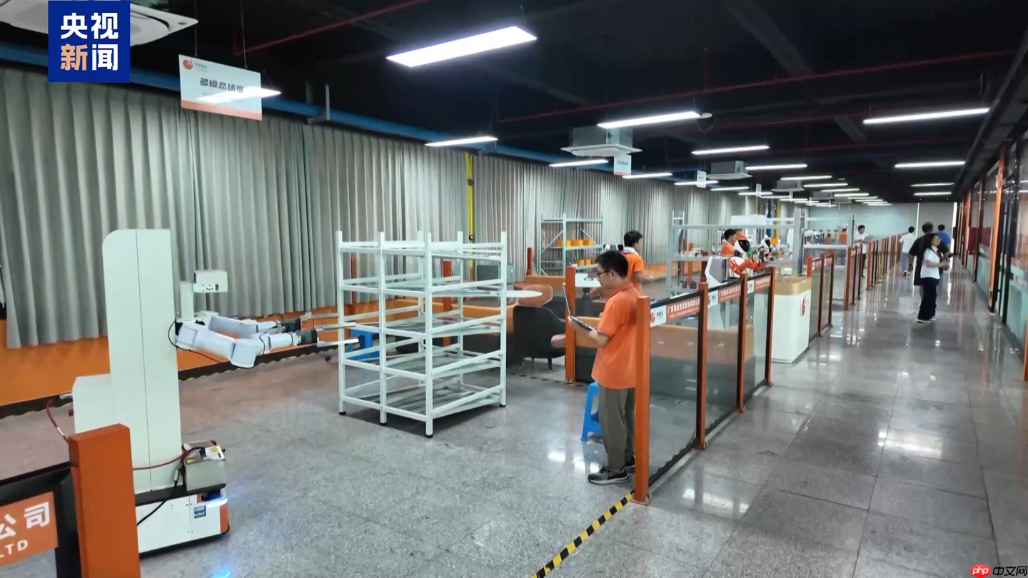 中国战队备战 2025 世界人形机器人运动会，展示“毫米级”操作