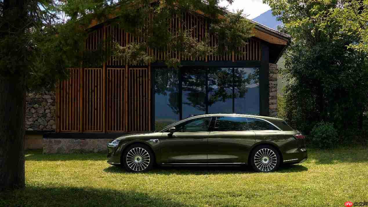 享界S9T黑武士首发，比帕美旅行更酷更优雅