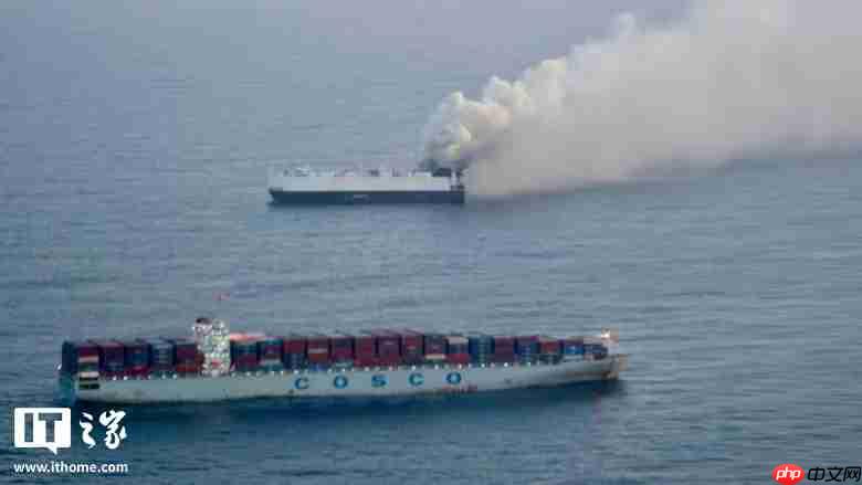 载 3000 辆新车的货轮在北太平洋起火后沉没,含 750 辆新能源汽车