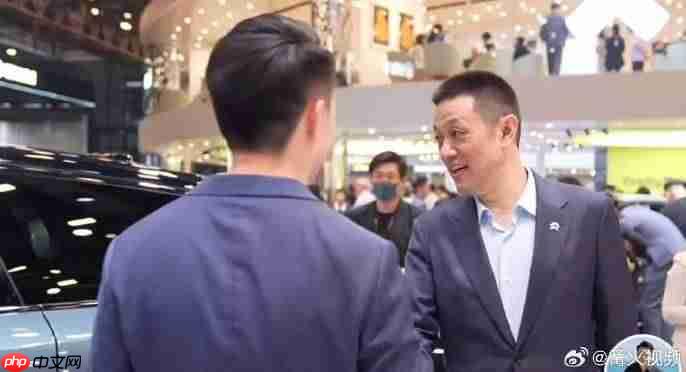 水军真的太多!李斌怒斥每月有人花5000万来黑蔚来