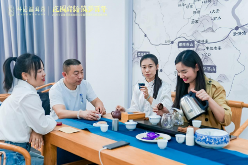 从茶园到茶杯!斗记普洱茶庄园扎根云南,百年愿景引领行业新未来