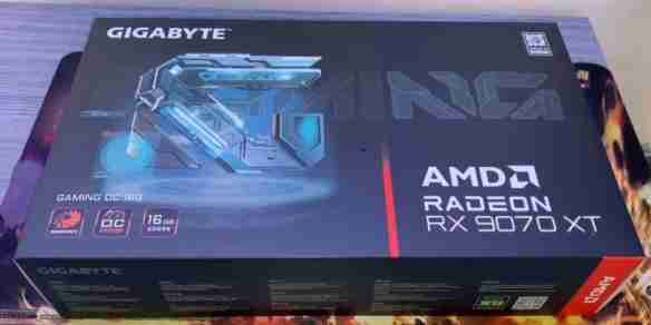 这次真的AMD YES了 RX 9070 显卡库存充足堆积如山