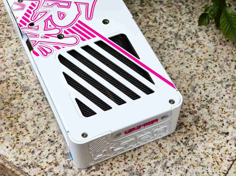 主流玩家再一次狂欢:七彩虹iGame GeForce RTX 5070 Ultra W OC 12GB评测