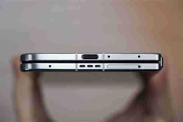 4mm行业最薄折叠屏！OPPO Find N5图赏