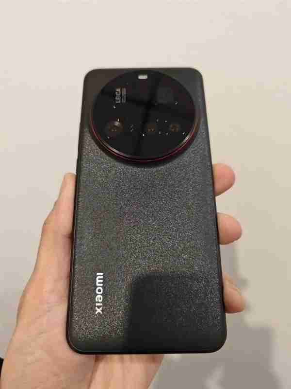 雷军官宣:小米SU7 Ultra和小米15 Ultra月底见