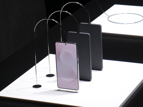 三星Galaxy S25 Edge官宣:超薄骁龙8至尊版旗舰 剑指iPhone 17 Air