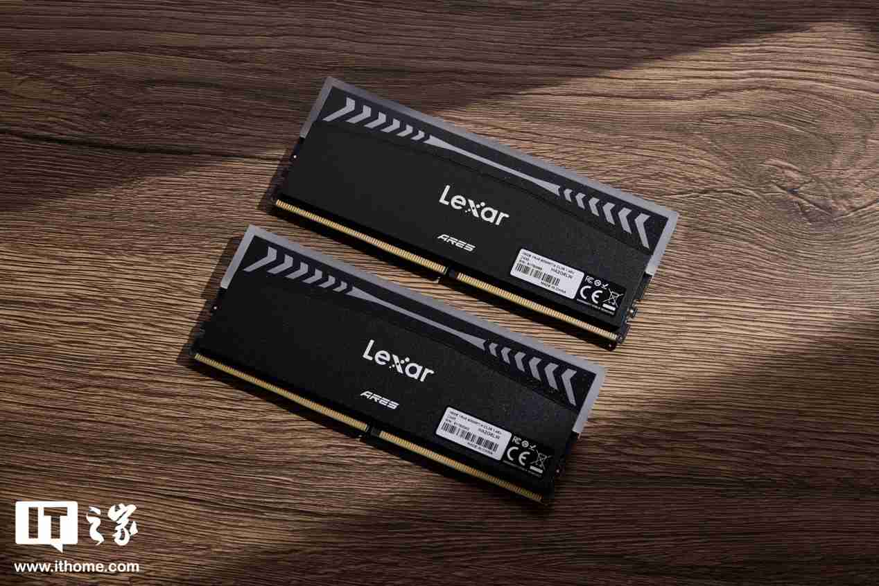 雷克沙战神之翼 ARES RGB DDR5 6000 C26 内存图赏：黑白撞色，AMD 平台性能战神