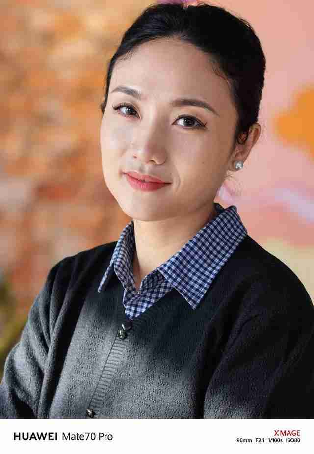 华为Mate 70 Pro拍照怎么样?红枫原色表现出色,96mm长焦彪悍