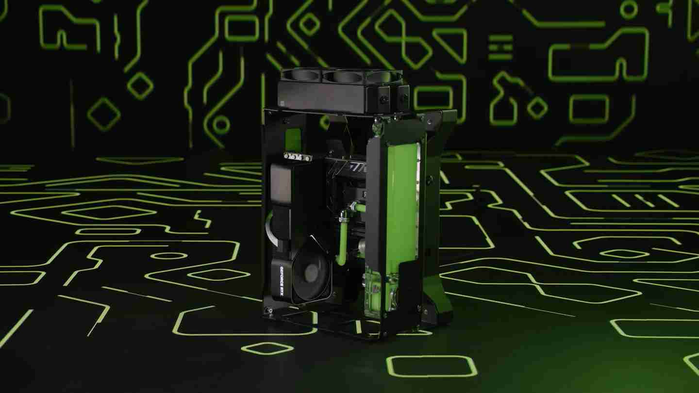 英伟达展示新双槽显卡设计，可能对应 RTX 50 系 FE 版本