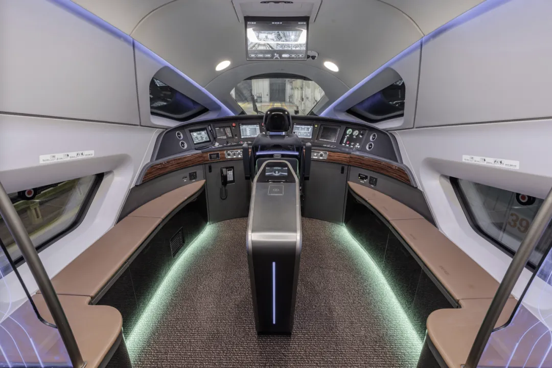 运营时速 400 公里全球最快,我国 CR450 动车组样车内饰、坐席等设计公布