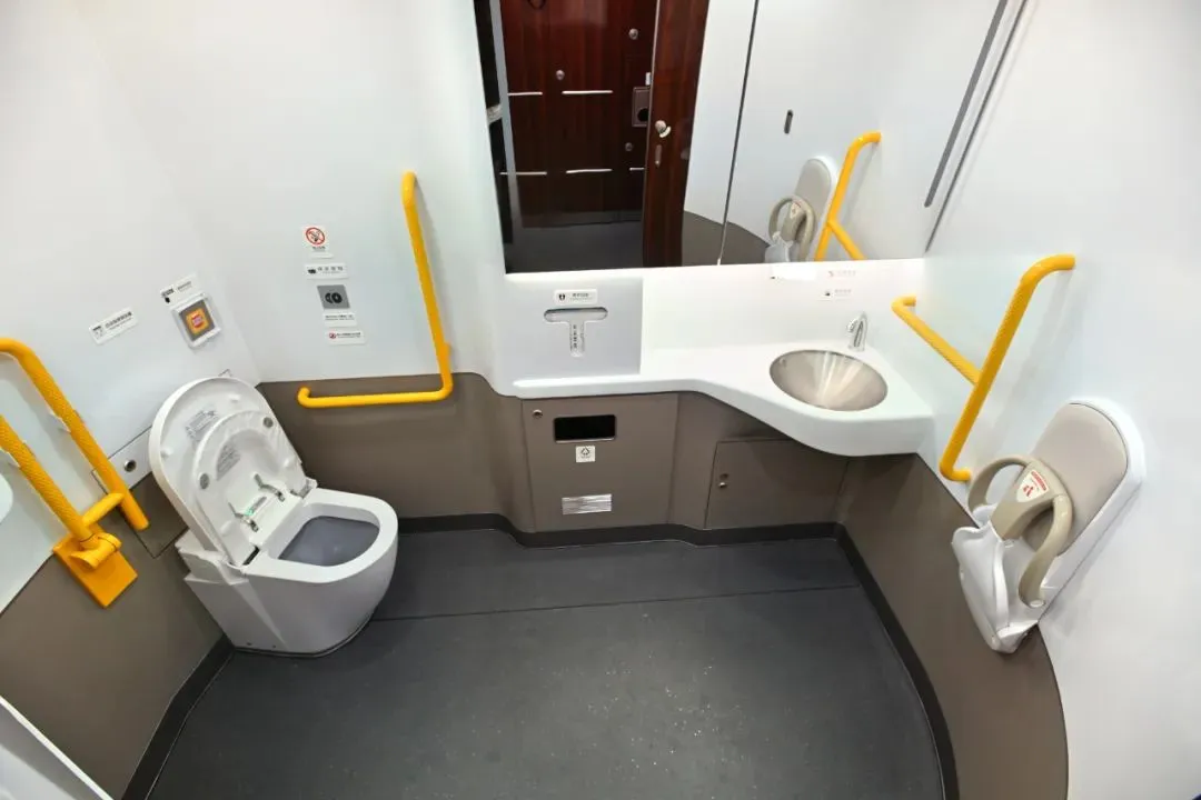 运营时速 400 公里全球最快,我国 CR450 动车组样车内饰、坐席等设计公布