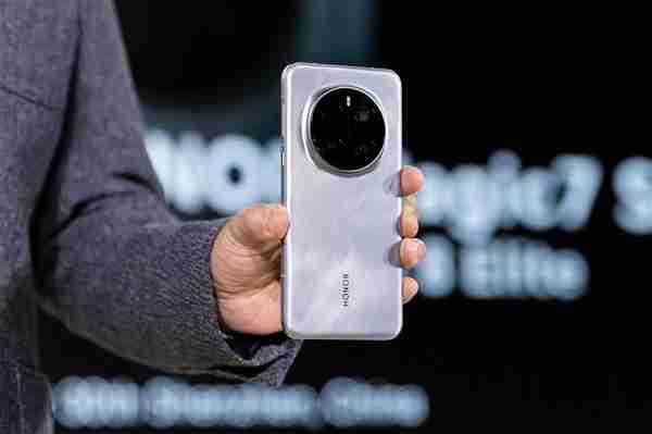 荣耀Magic7系列喜提大王影像:超远摄之王