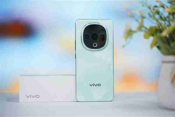 清新美背种草了!vivo Y300图赏