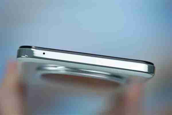 清新美背种草了!vivo Y300图赏