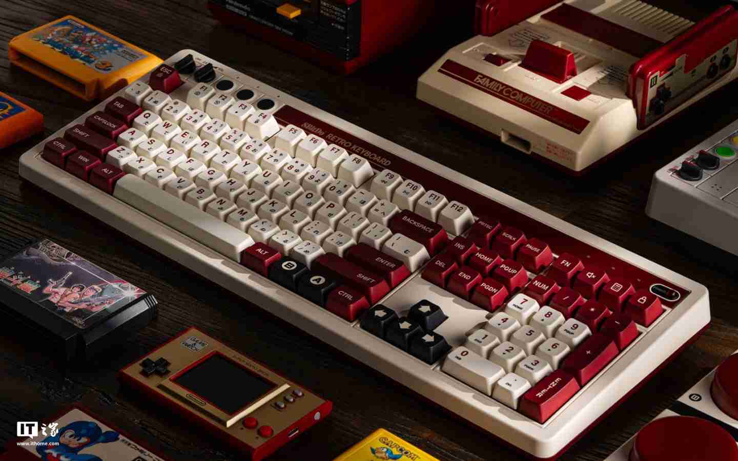 八位堂首款全尺寸设计 Retro108 机械键盘开售：支持热插拔、双配色版本，629 元