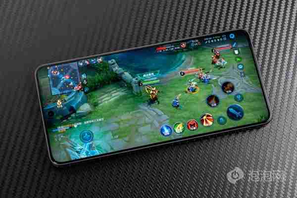 真我Neo7上手:7000mAh大电池 续航耐用到离谱