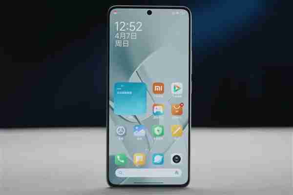 明年上半年3款小屏手机蓄势待发:小屏赛道卷起来了