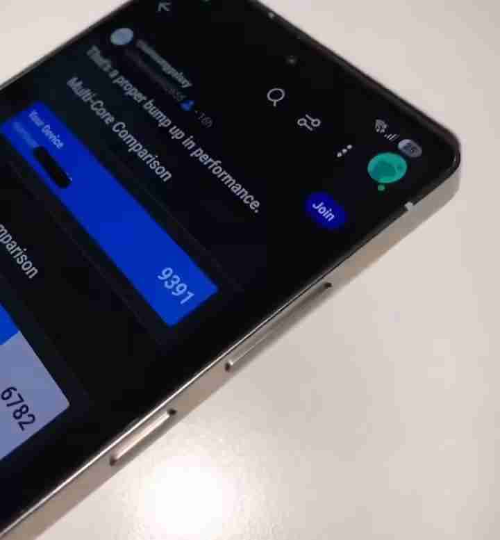 三星Galaxy S25 Ultra手机真机首曝:边角更圆润、边框更窄