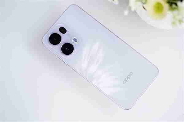 全等深四微曲屏!OPPO Reno13 Pro图赏