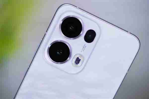 全等深四微曲屏!OPPO Reno13 Pro图赏