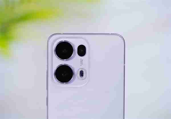 全等深四微曲屏!OPPO Reno13 Pro图赏