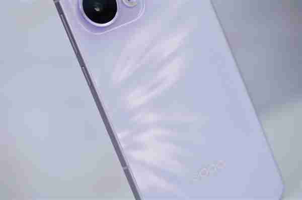 全等深四微曲屏!OPPO Reno13 Pro图赏